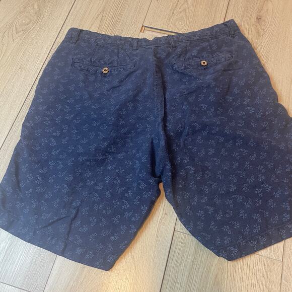 Mens Gap Linen Blend Chambray Blue Button Shorts - Picture 2 of 4